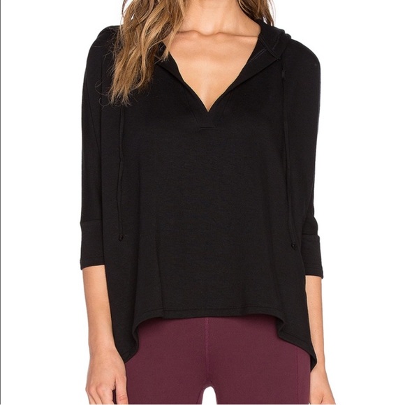 Beyond Yoga Poncho - Picture 4 of 10